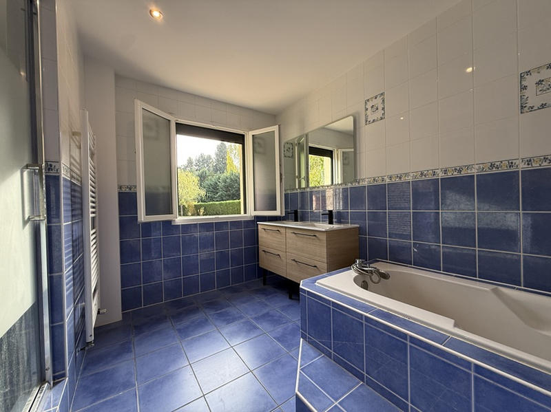 Maison - 198 m² - 7 pièces