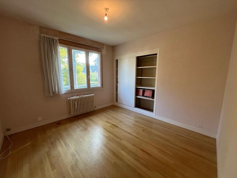 Maison - 230 m² - 10 pièces