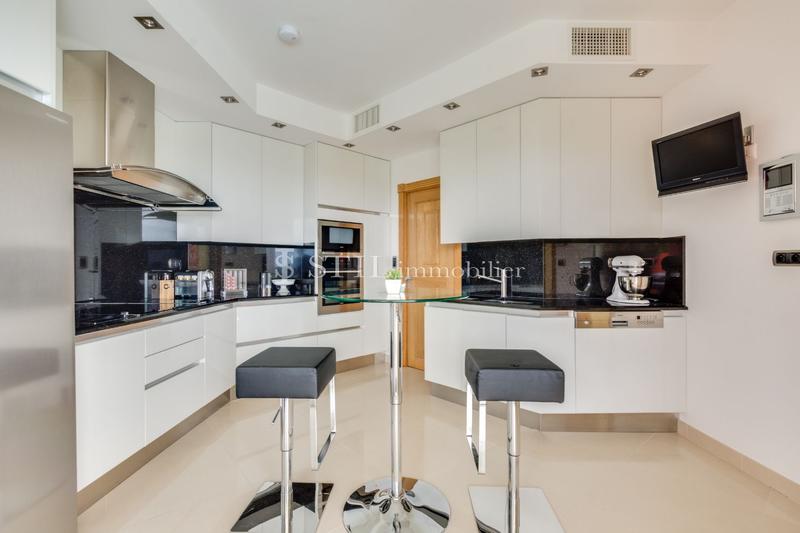 Villa - 200 m² - 5 pièces