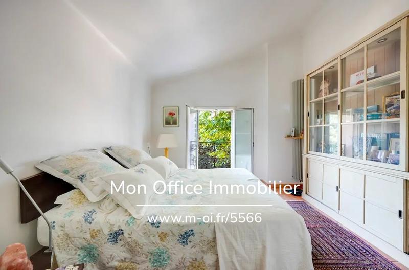 Maison - 270 m² - 6 pièces