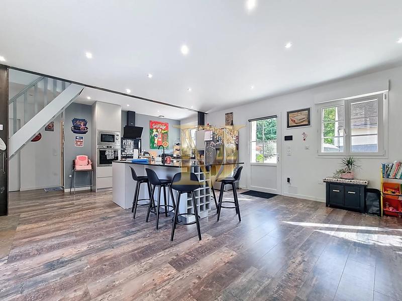 Maison - 163 m² - 6 pièces