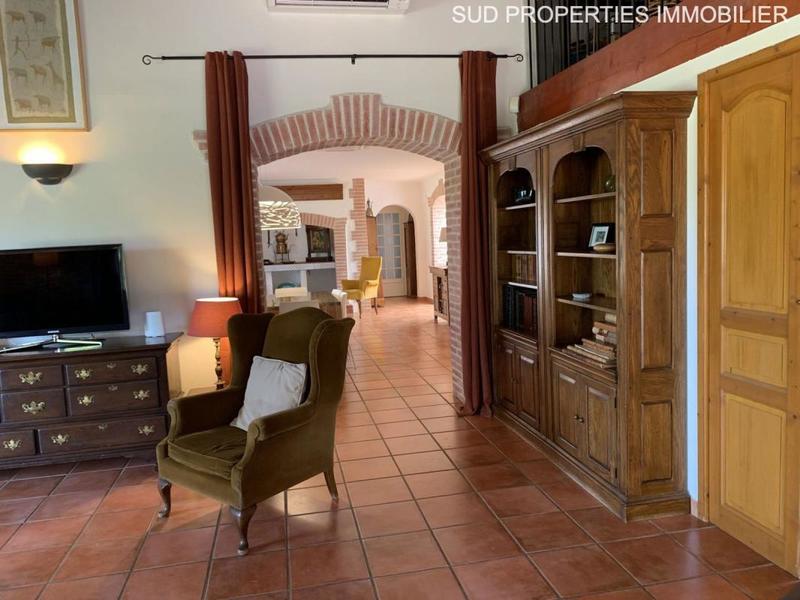 Propriété - 214 m² - 8 pièces