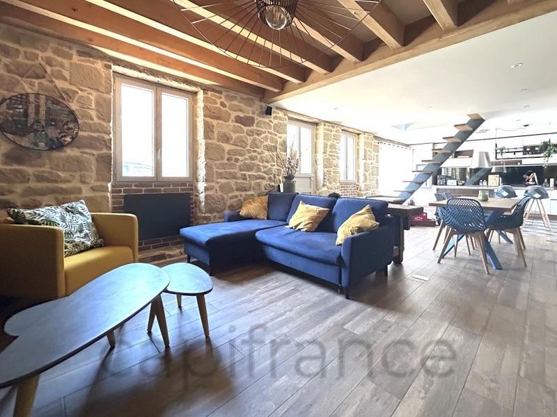 Propriété - 220 m² - 10 pièces