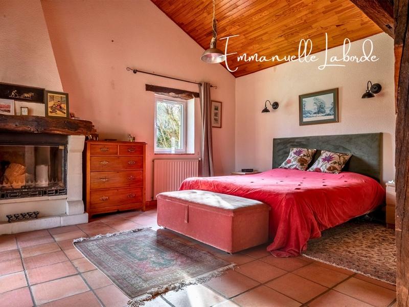 Maison en pierre - 240 m² - 10 pièces