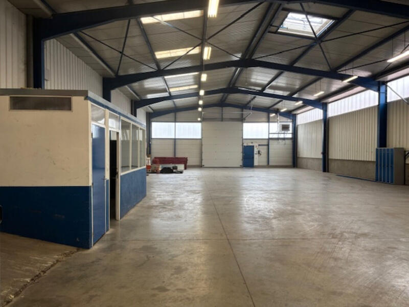 Local d'activité / Entrepôt - 1 100 m²
