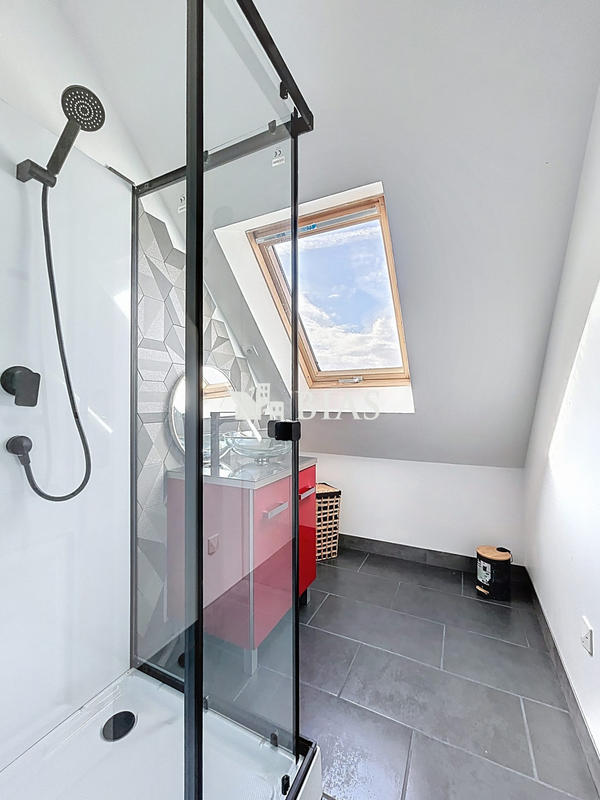 Maison - 135 m² - 6 pièces