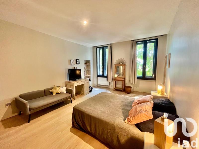 Maison - 212 m² - 7 pièces