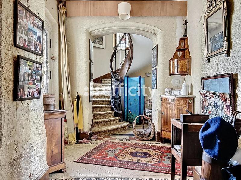 Demeure - 431 m² - 13 pièces