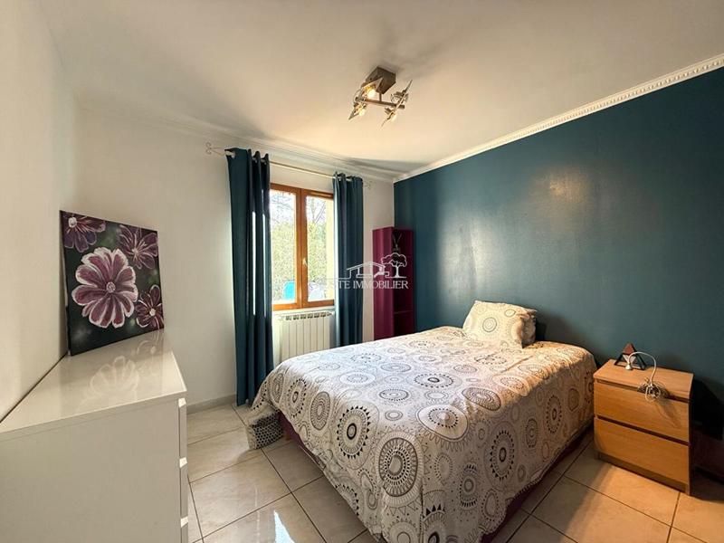 Maison - 230 m² - 8 pièces