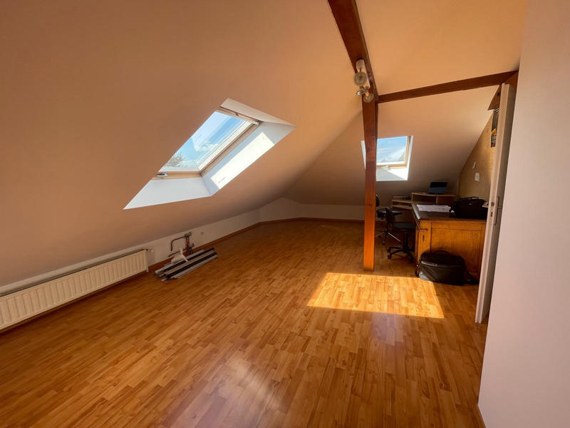 Maison - 246 m² - 10 pièces