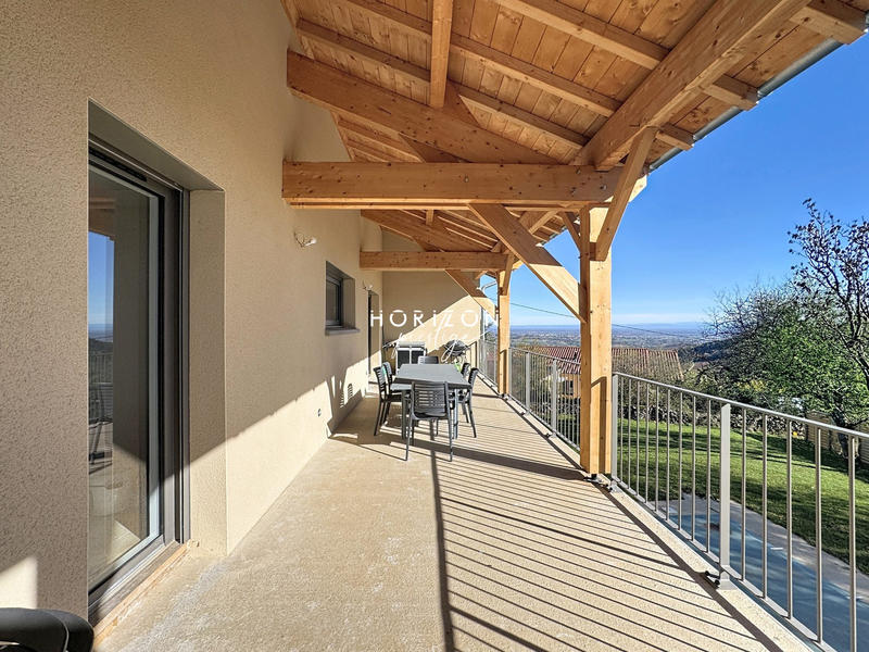 Maison - 210 m² - 9 pièces