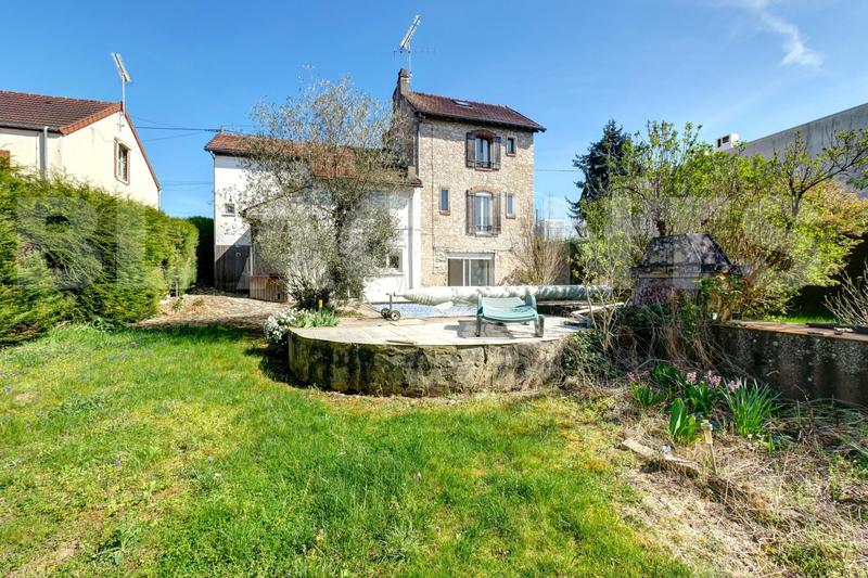 Maison - 183 m² - 8 pièces