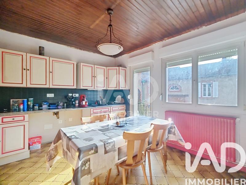 Maison - 99 m² - 5 pièces