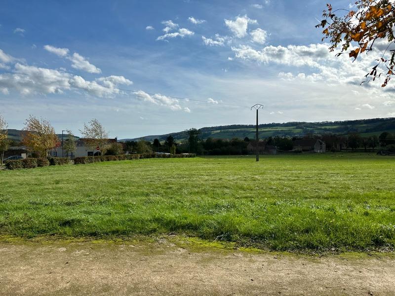 Terrain constructible - 710 m²