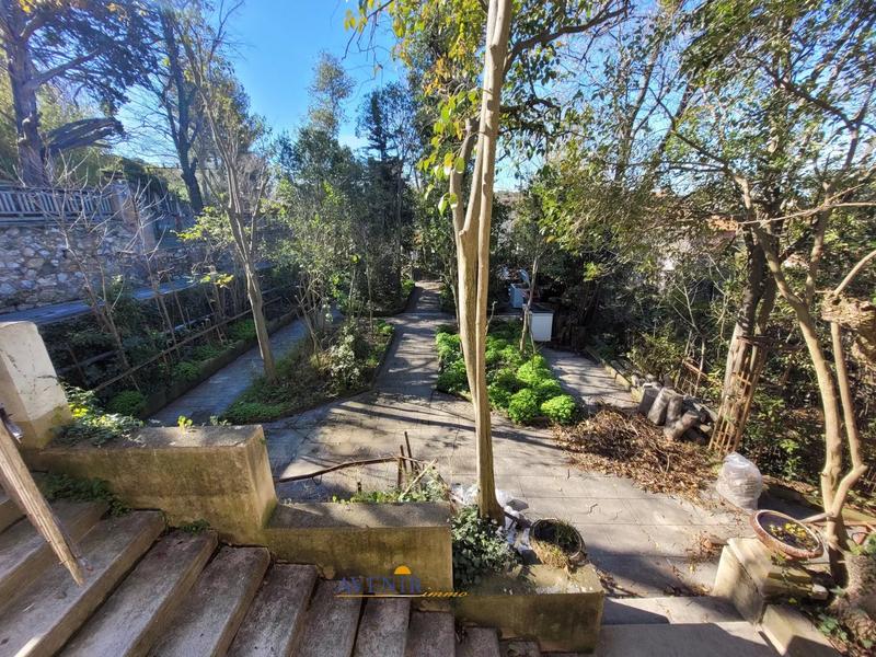 Maison - 225 m² - 10 pièces