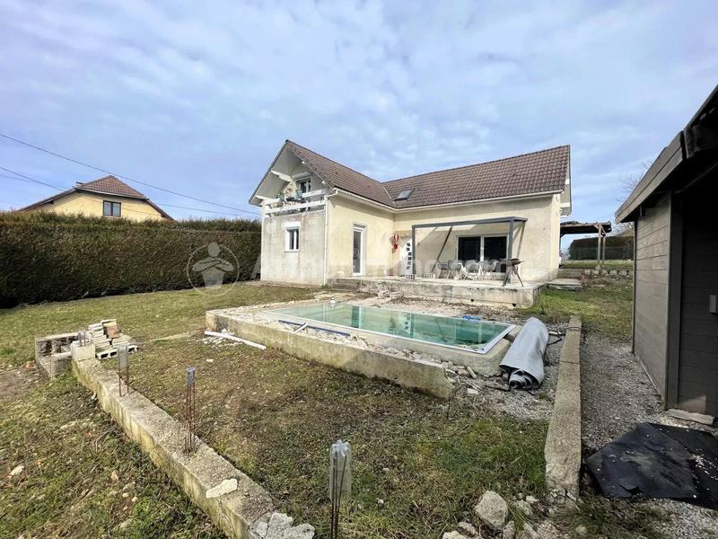 Maison - 138 m² - 6 pièces