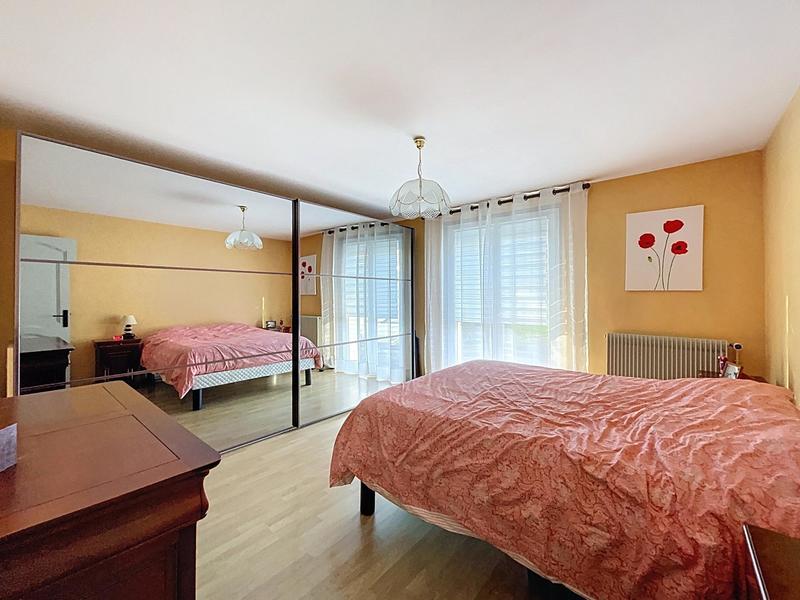 Maison - 178 m² - 8 pièces