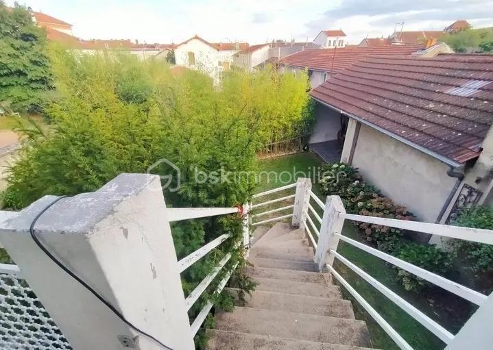 Maison - 96 m² - 6 pièces