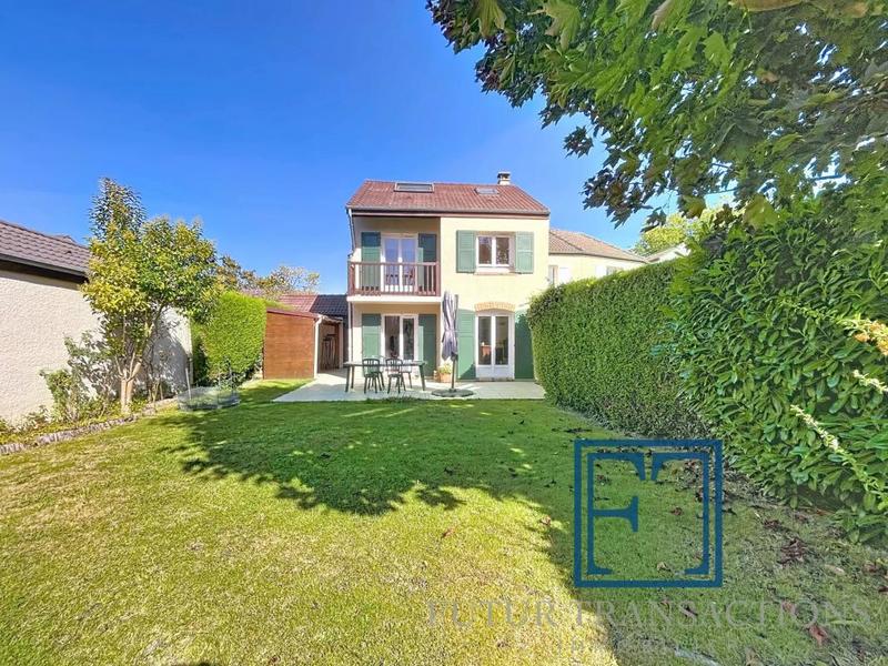 Maison jumelée - 104 m² - 7 pièces