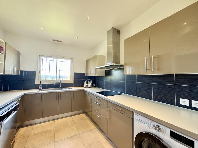 Villa - 240 m² - 8 pièces