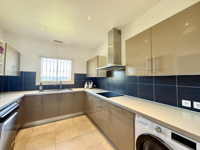 Villa - 240 m² - 8 pièces