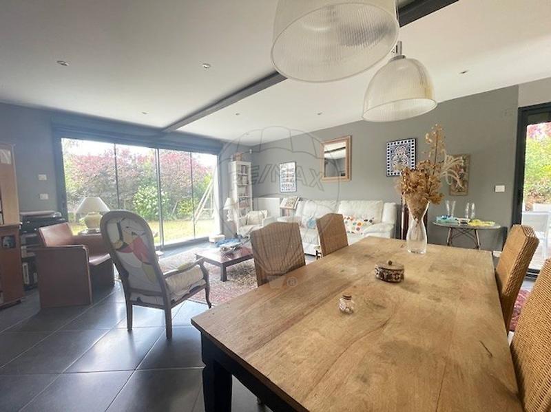 Maison - 143 m² - 6 pièces