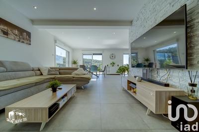 Maison - 106 m² - 5 pièces