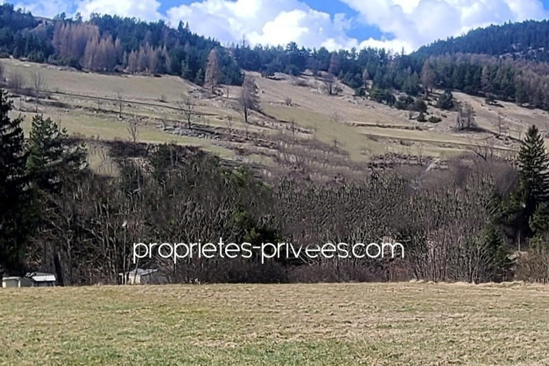 Terrain constructible - 870 m²