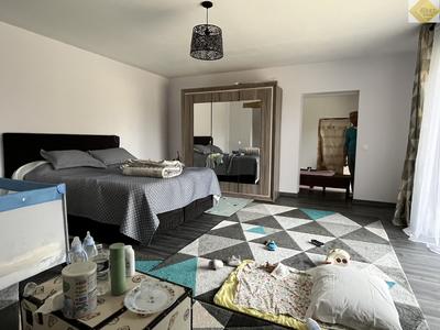 Maison - 213 m² - 6 pièces