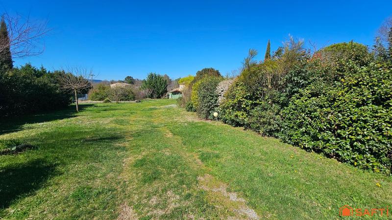 Terrain - 1 037 m²