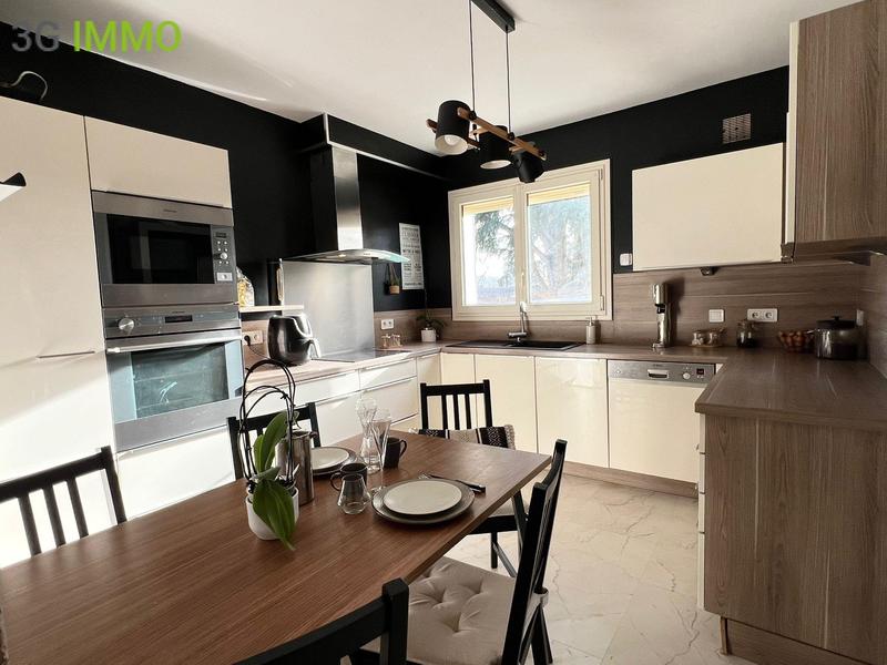 Maison d'architecte - 201 m² - 9 pièces