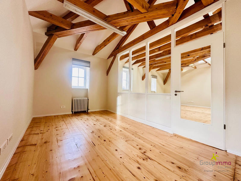 Local d'activités - 200 m² - 8 pièces