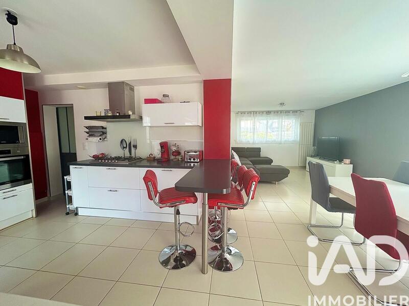 Maison - 205 m² - 8 pièces