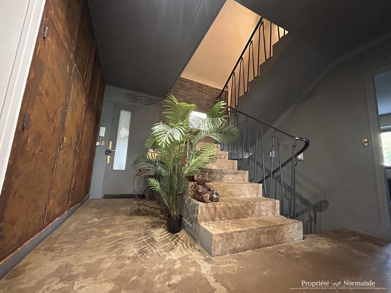 Maison - 280 m² - 8 pièces