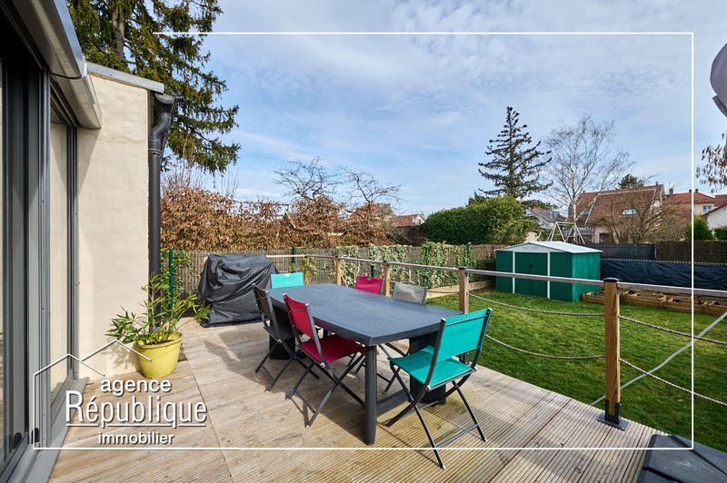 Maison - 222 m² - 9 pièces