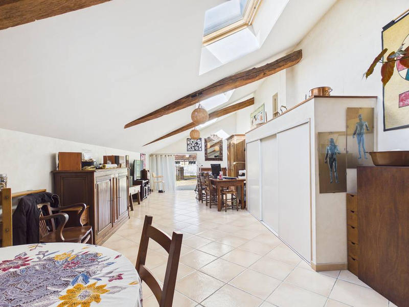 Maison - 317 m² - 8 pièces