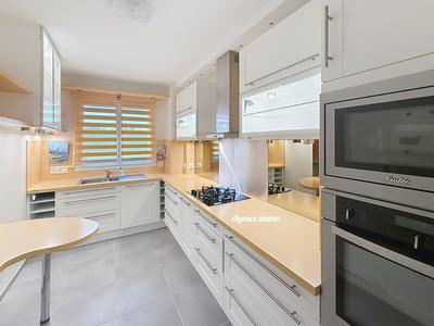 Appartement - 97 m² - 4 pièces