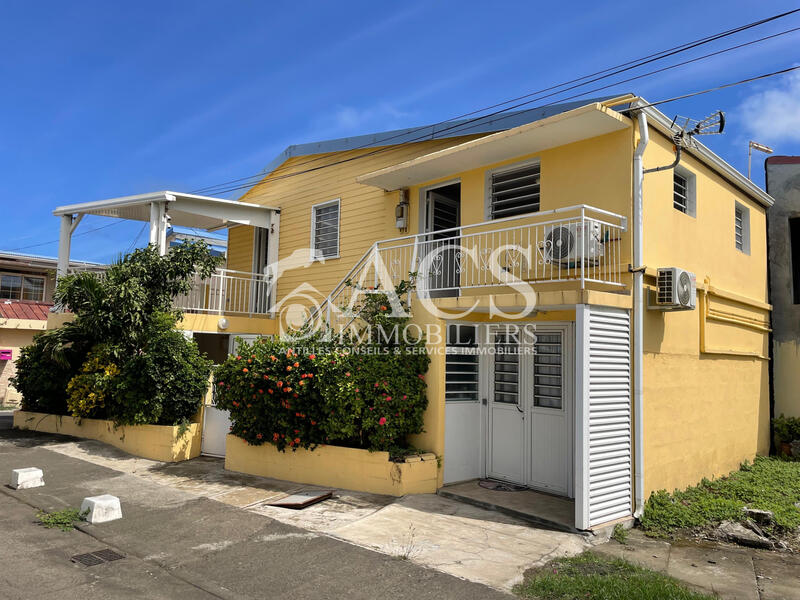 Maison - 144 m² - 8 pièces