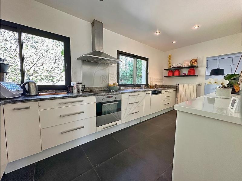 Maison - 175 m² - 8 pièces