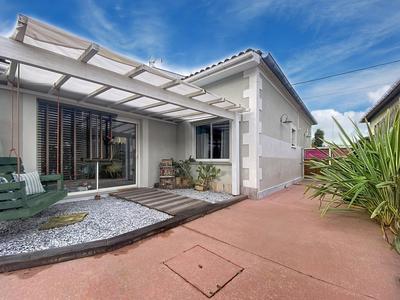 Maison - 90 m² - 5 pièces