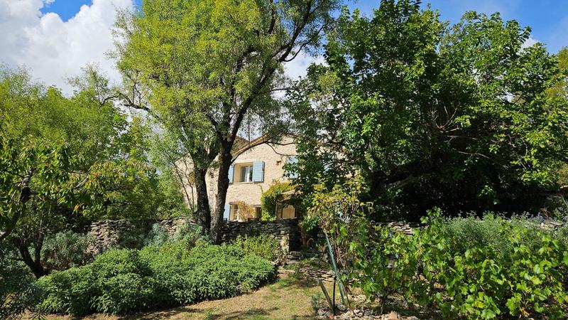 Propriété - 335 m² - 10 pièces