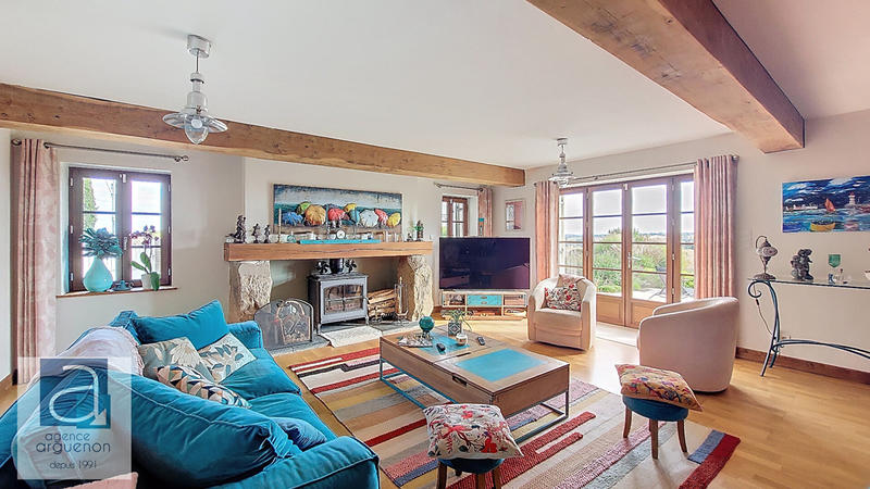 Maison - 220 m² - 5 pièces