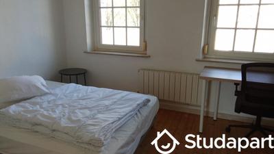 Chambre - 11 m² - 1 pièce