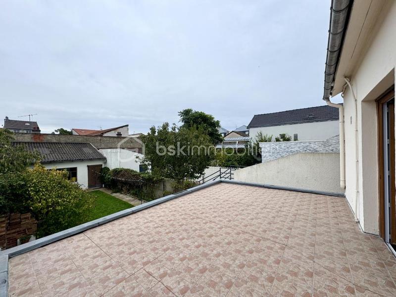 Maison - 95 m² - 4 pièces