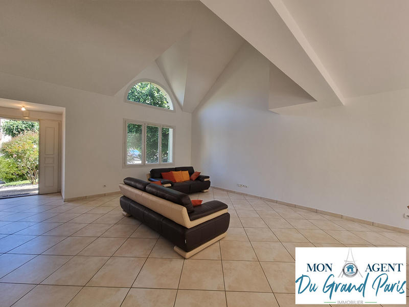 Maison - 158 m² - 8 pièces