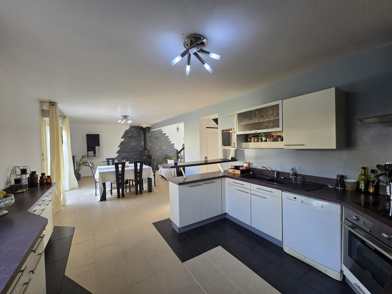 Maison - 146 m² - 6 pièces