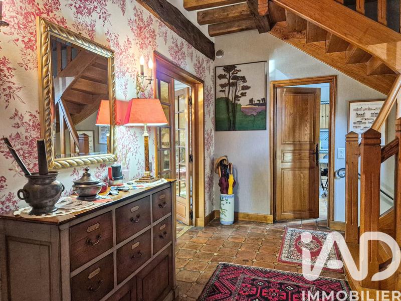 Maison - 213 m² - 7 pièces