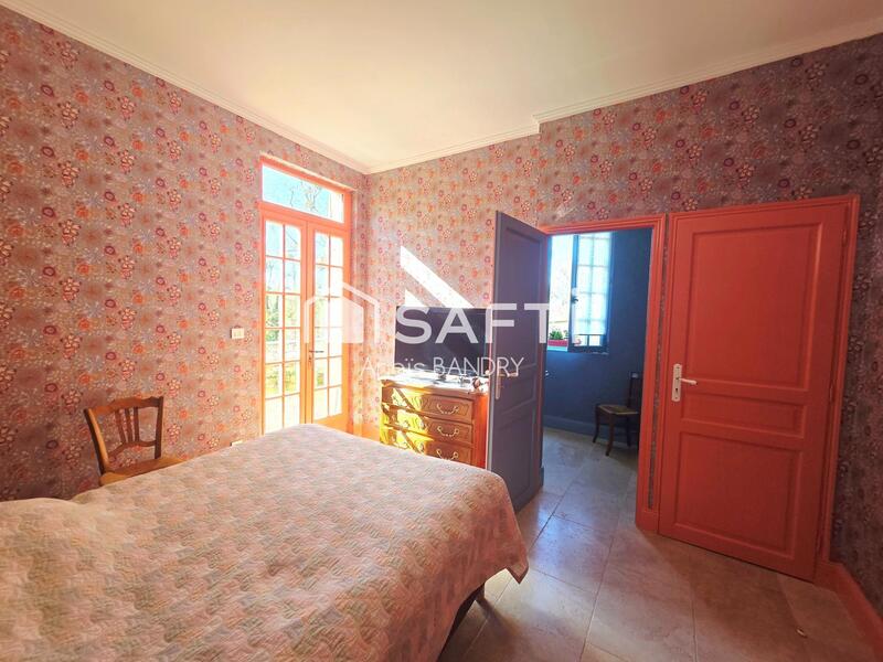 Maison - 206 m² - 9 pièces