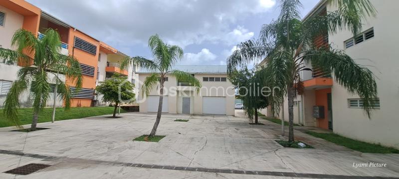 Local commercial - 74 m² - 2 pièces