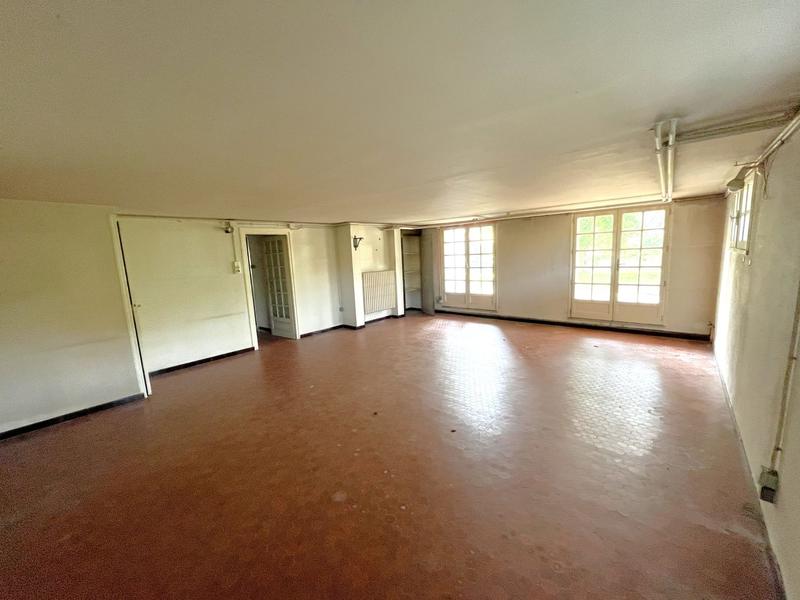 Villa - 253 m² - 8 pièces